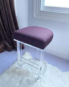Vintage: Vintage lucite bar stool