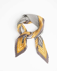 Stilen Sienna Pleated Scarf