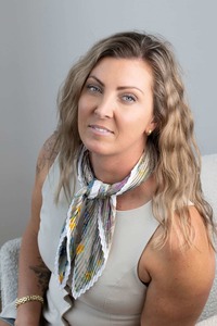 Accessories 2: Stilen Rilee Pleated Scarf