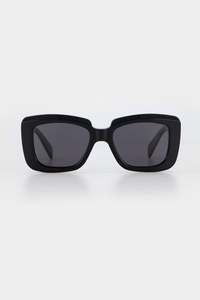 Accessories 2: Pia Sunglasses