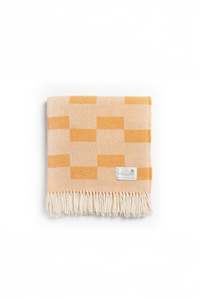 Dining And Tableware 1: Gowdys Gold Throw