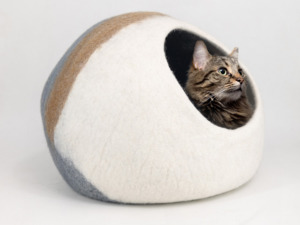 Pets: Felted Cat Pod - Striped