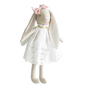 Home And Living 1: Mummy Broderie Bunny