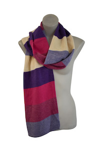 Knitwear: Jillian sportswear 100% wool scarf