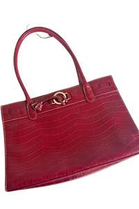 Frontpage: CL America red handbag