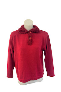 Knitwear: Vintage furry collar red lightweight sweater