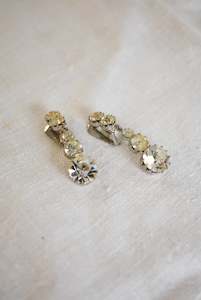 Under 20: Vintage five rhinestone clip-on earrings