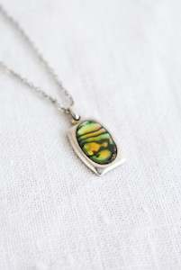 Under 50: Resin set Paua necklace