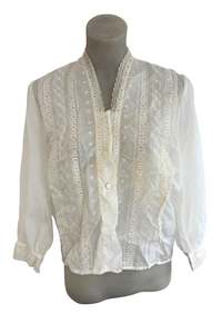 A Dawn Garment NZ made vintage lace top, S