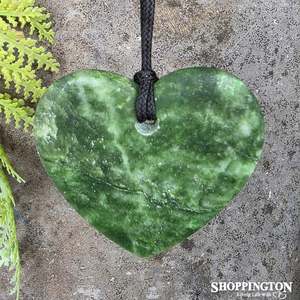 Auhunga Manawa (heart) Pounamu