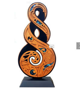 Woodcraft: NZ Made Wooden Standing Art Work - Twist