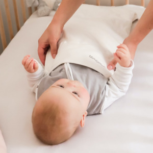 SmartSnugg Sleeper & Blanket Bundle