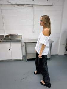 All: Off the shoulder tee - white