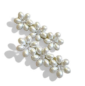 Luxury Girls Pearl Flower Clip Set - The Calla
