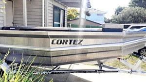 Products: Custom Boat Name Lettering - SignsAndDecals.co.nz