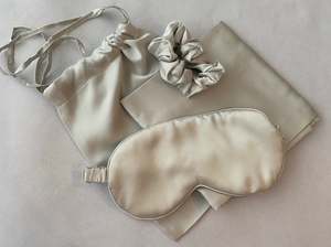 Silk Gift Set: Silk Gift Set - Light Grey