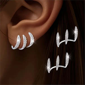 Total Stock Over 0 Items: Elegant 3-Claw Rhinestone Stud Earrings – Brilliant Round Cut