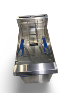 Fryers: Blue Seal GT46 Fryer
