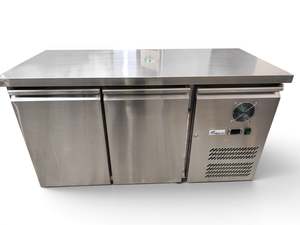 Used Commercial Kitchen Equipment: Thermaster XUB6C13S2V Undercounter Chiller
