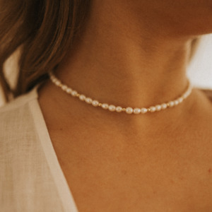 Necklaces: Frida Pearl Beaded Necklace - Gold