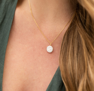 Necklaces: Nura Pearl Coin Necklace - Gold