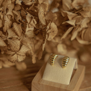 Archive Sale: Callie Earring - Gold