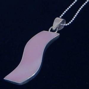 Curvy Pink Shell Necklace