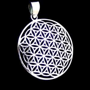 Cut Out Flowers Pendant Necklace