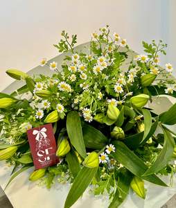 Festive Fresh Christmas Bouquet