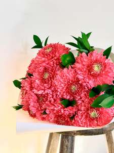 Bouquets: Pom Pom Charm Bouquet