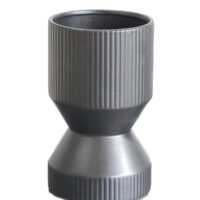 Products: Lady Madeleine Vase – Black