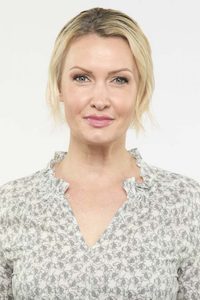 Petite: Essence 7008