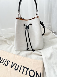 Pre-loved Louis Vuitton NÉONOÉ MM Epi leather in white Since Vintage