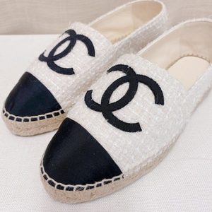 Pre-owned Chanel espadrilles black & white Since Vintage