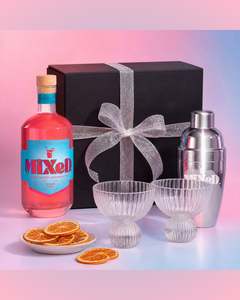 Gifts And Bundles: Flirty Cosmopolitan Gift Set – Premium Cocktail Gift Box