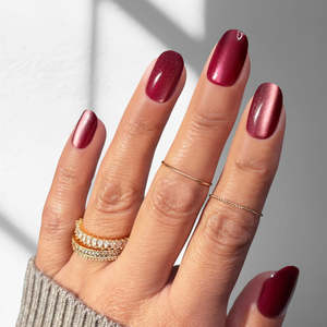 Crimson Romance - Oval Medium - Sustainable Nails