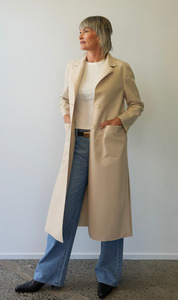 Womens Outerwear: Harris Wharf London | Long Boxy Coat Light Pressed Wool - Cream