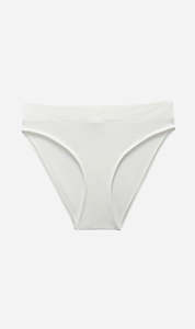 Summer Whites: Dear Dylan | Brief - Blanc
