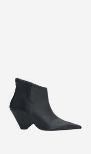 The Boot Edit: Camilla and Marc | Rhys Boot - Black