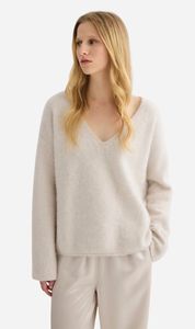 Laing: Laing | Brushed Cashmere V Neck - Oyster