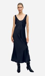 Silk Laundry | Scoop Neck Dress - Black