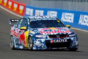 Biante: HOLDEN VF COMMODORE RED BULL RACING #1 WHINCUP/DUMBRELL - 2014 BATHURST 1000 AIR FORCE LIVERY