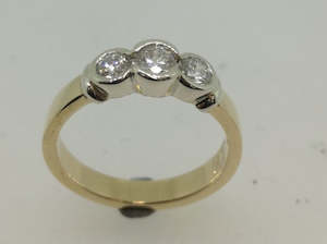 Diamond Rings: 9ct 3 stone Diamond Ring DD5279A-B-C