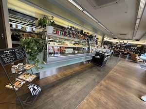 Lake Counter Cafe & Deli