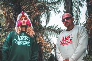 Sweatshirts Hoodies: NZG Massive Crew - White/Red