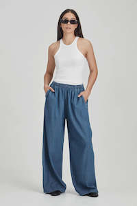 Sale: Commoners Womens Pull On Pant - Chambray