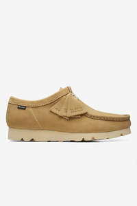 Mens Shoes: Clarks Originals Mens Wallabee GTX - Maple Suede