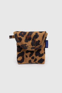 Womens Bags: Baggu Puffy Earbuds Case - Leopard