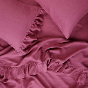 Society Of Wanderers Ruffle Flat Sheet | Fuchsia