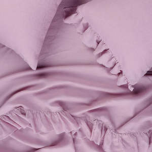 Society Of Wanderers Ruffle Flat Sheet | Lilac